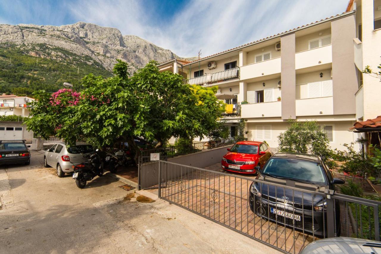Apartments Divna 巴什卡沃达 外观 照片